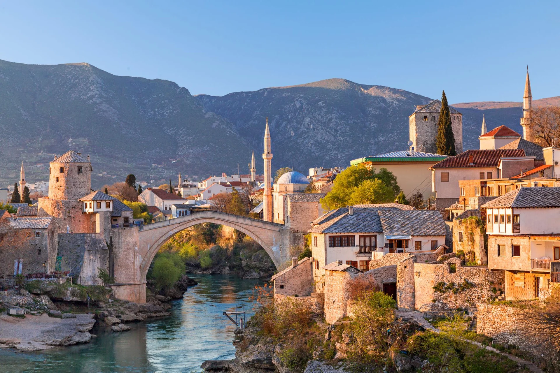 Stari most i Neretva u Mostaru